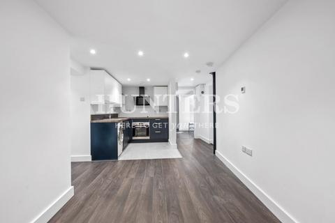 3 bedroom flat to rent, Fountayne Road, London, N16