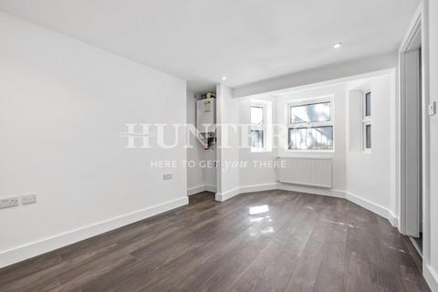 3 bedroom flat to rent, Fountayne Road, London, N16