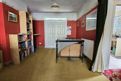 18 Chevin Avenue, Mickleover, Derby, DE3 9GW