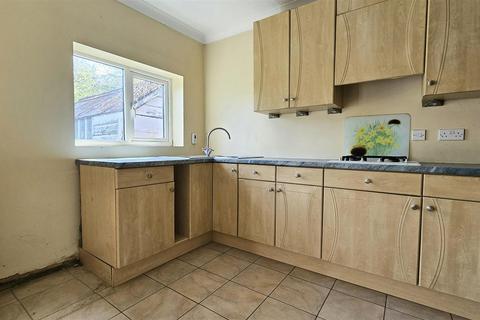 18 Chevin Avenue, Mickleover, Derby, DE3 9GW