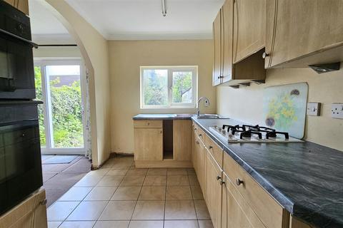 18 Chevin Avenue, Mickleover, Derby, DE3 9GW
