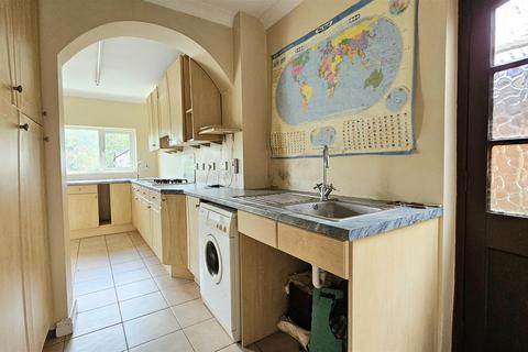 18 Chevin Avenue, Mickleover, Derby, DE3 9GW