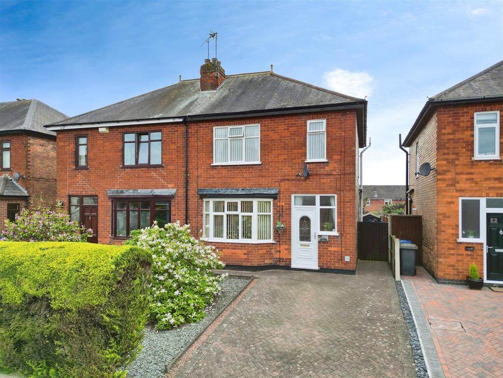 Vicarage Road, Mickleover 3 bed semidetached house for sale £265,000