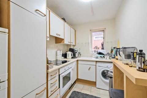 1 bedroom property for sale, Hadleigh Court, Willesden Lane, NW2