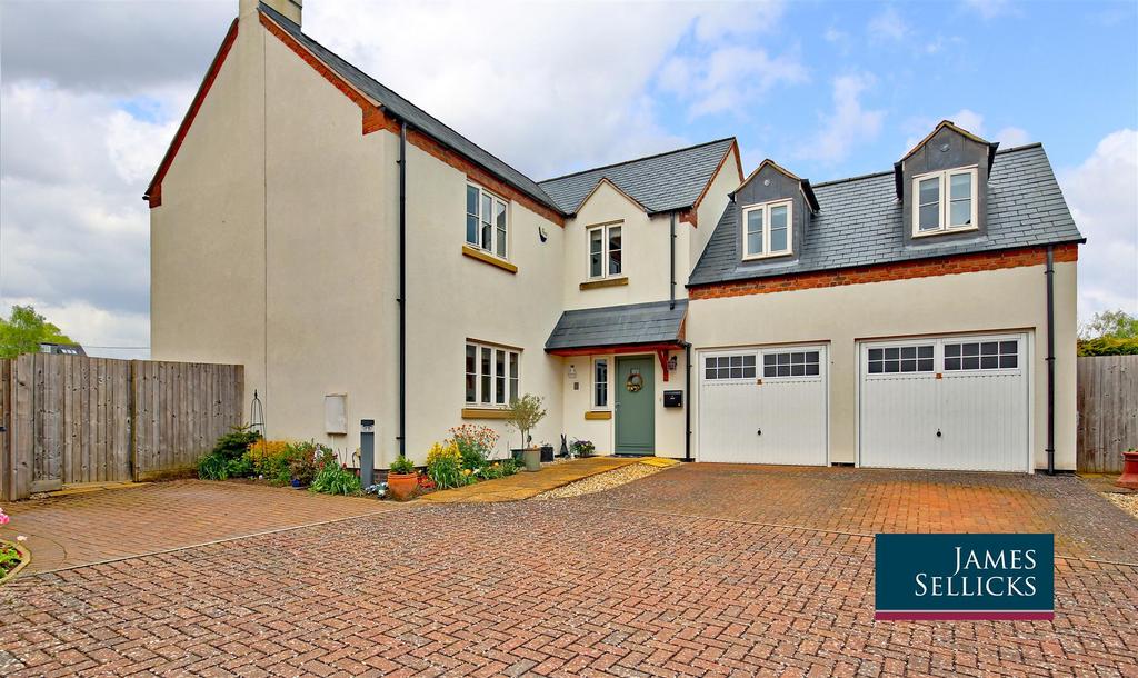 Buswell Court, Clipston