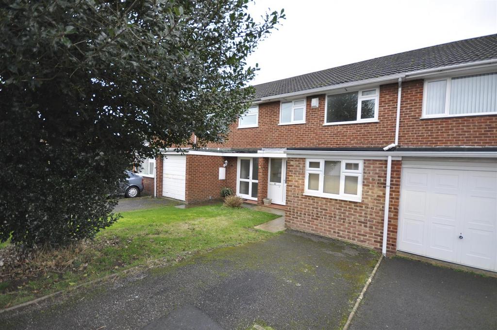Stanwick Gardens, Wymans Brook, 3 bed house to rent £1,350 pcm (£