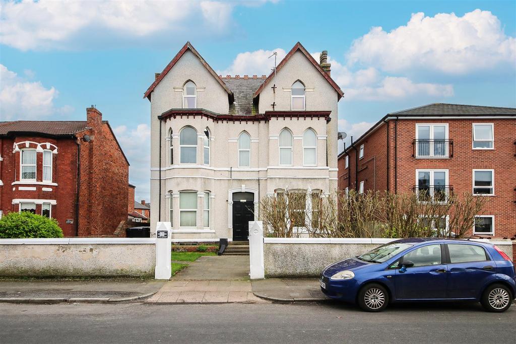 Windsor Road, Southport PR9 12 bed block of apartments for sale £550,000