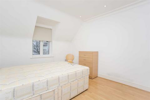 2 bedroom apartment to rent, Freeland Park, Holders Hill Road, London