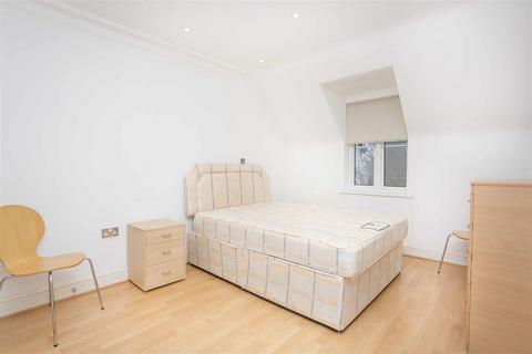 2 bedroom apartment to rent, Freeland Park, Holders Hill Road, London