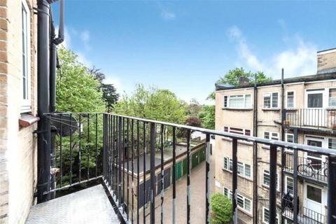 2 bedroom flat to rent, Poynders Road, London SW4