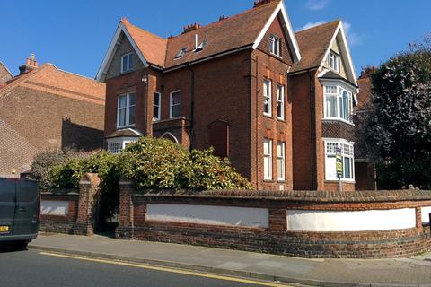 1 bedroom flat to rent, Festing Road, Southsea, PO4 0NG