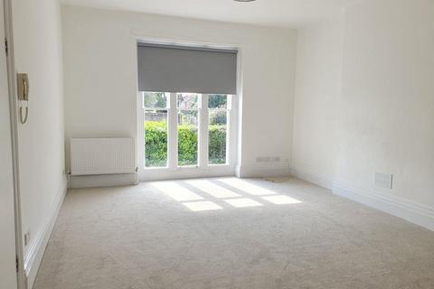 1 bedroom flat to rent, Newtown Road, Newbury