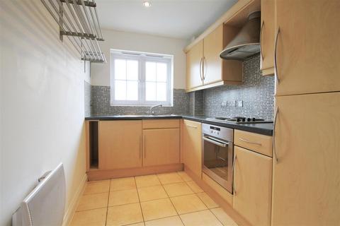 2 bedroom apartment to rent, Brookhey, Hyde SK14