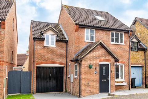 4 bedroom detached house for sale, Lukins Drive, Dunmow