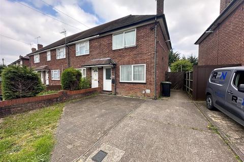 3 bedroom semi-detached house to rent, Broxley Mead, Luton