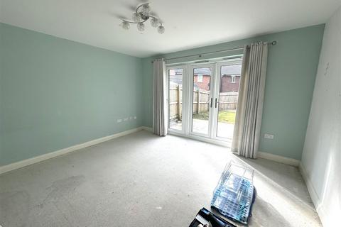 3 bedroom townhouse to rent, Daniel Wells Close, Alsager, Stoke-On-Trent
