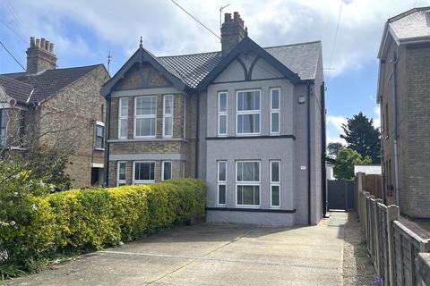 35 Beccles Road, Lowestoft, NR33 8QT