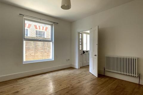 35 Beccles Road, Lowestoft, NR33 8QT
