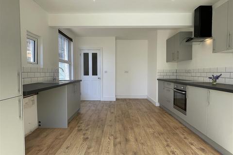 35 Beccles Road, Lowestoft, NR33 8QT