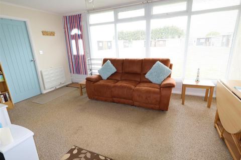 2 bedroom chalet for sale, The Parade, Greatstone, New Romney