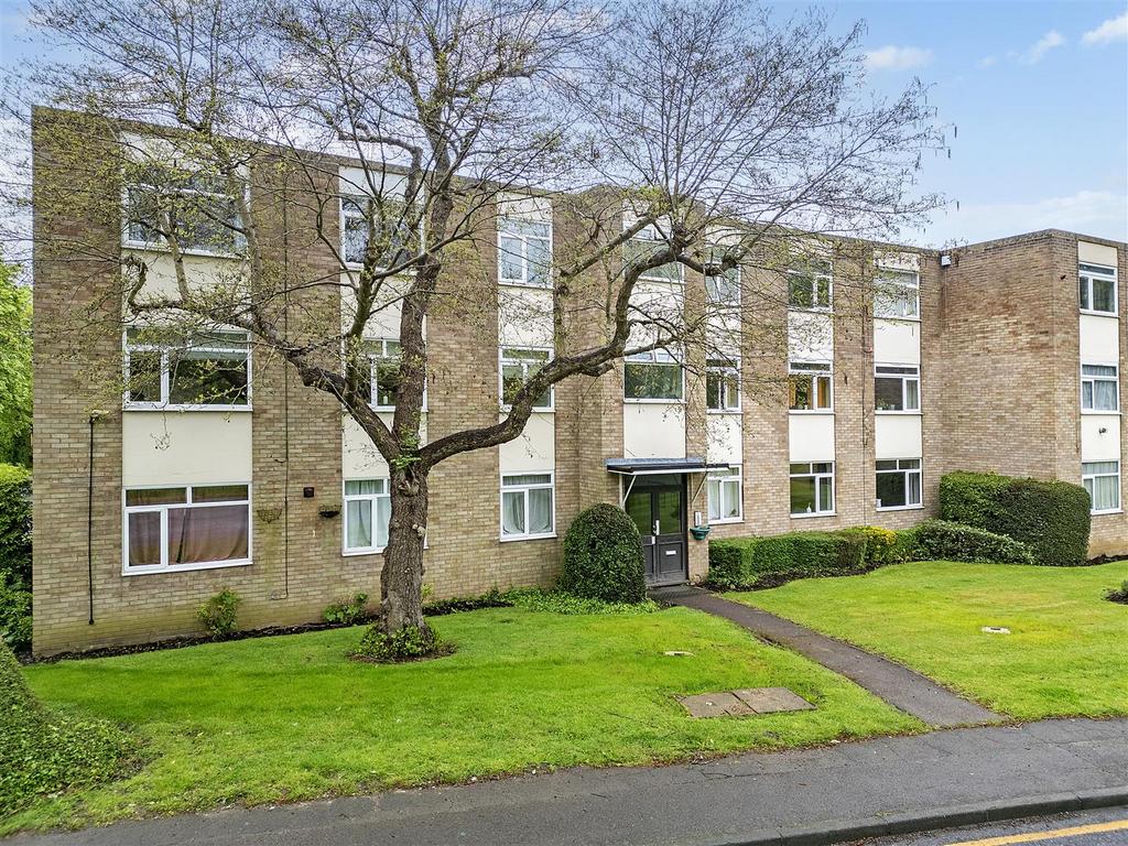 Eagle Way, Great Warley, Brentwood 2 bed apartment for sale £260,000