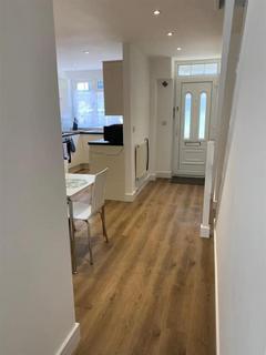 3 bedroom terraced house to rent, West Arbour Street, London