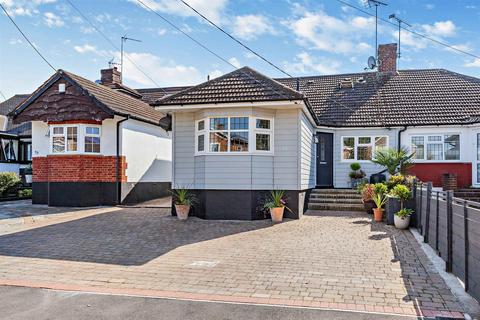 4 bedroom semi-detached house for sale, Byron Road, Hutton, Brentwood