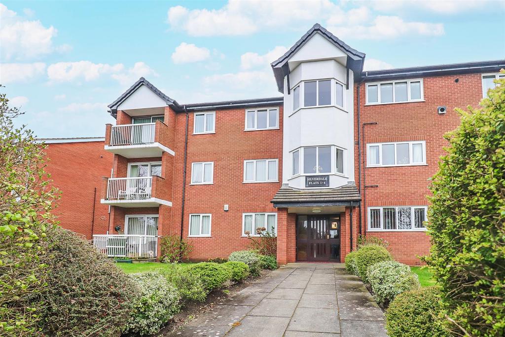 Lancaster Road, Southport PR8 2 bed apartment for sale £270,000