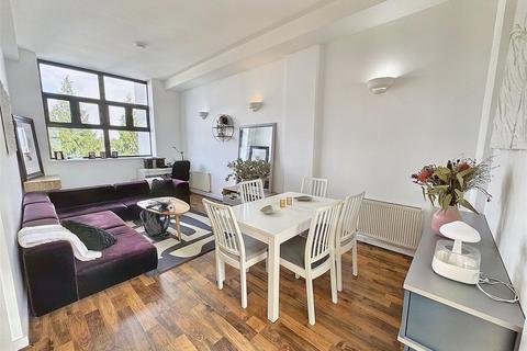 2 bedroom apartment for sale, Shaftesbury Road, London