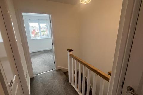3 bedroom detached house to rent, Bryn Twr, LL18