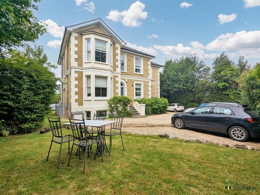 Appley Rise, Ryde, PO33 1LF 3 bed apartment for sale £250,000