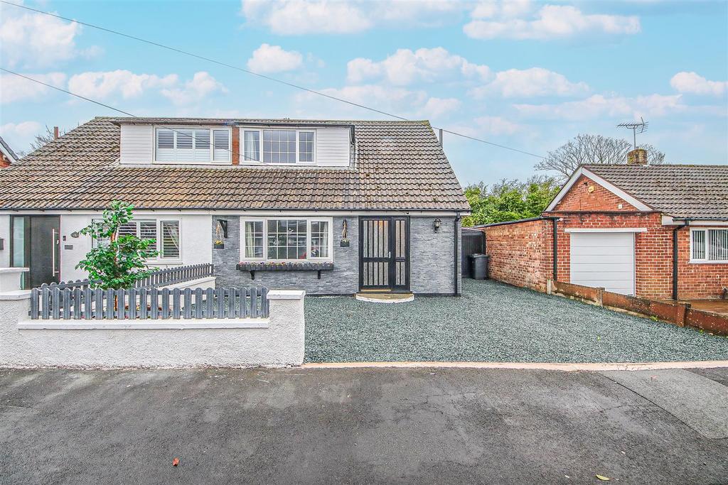Lancaster Drive, Southport PR9 3 bed semidetached house for sale £200,000