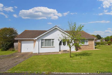 2 bedroom detached bungalow for sale, Spencer Glade, Ryde, PO33 3AJ