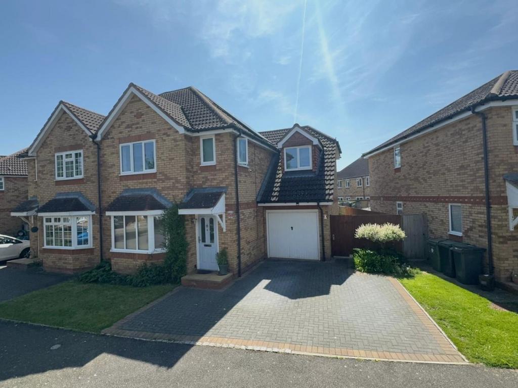 Lime Avenue, Sandy SG19 4 bed house for sale £375,000