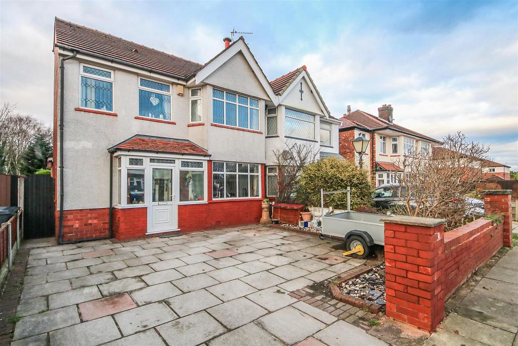 Balmoral Drive, Southport PR9 3 bed semidetached house £270,000