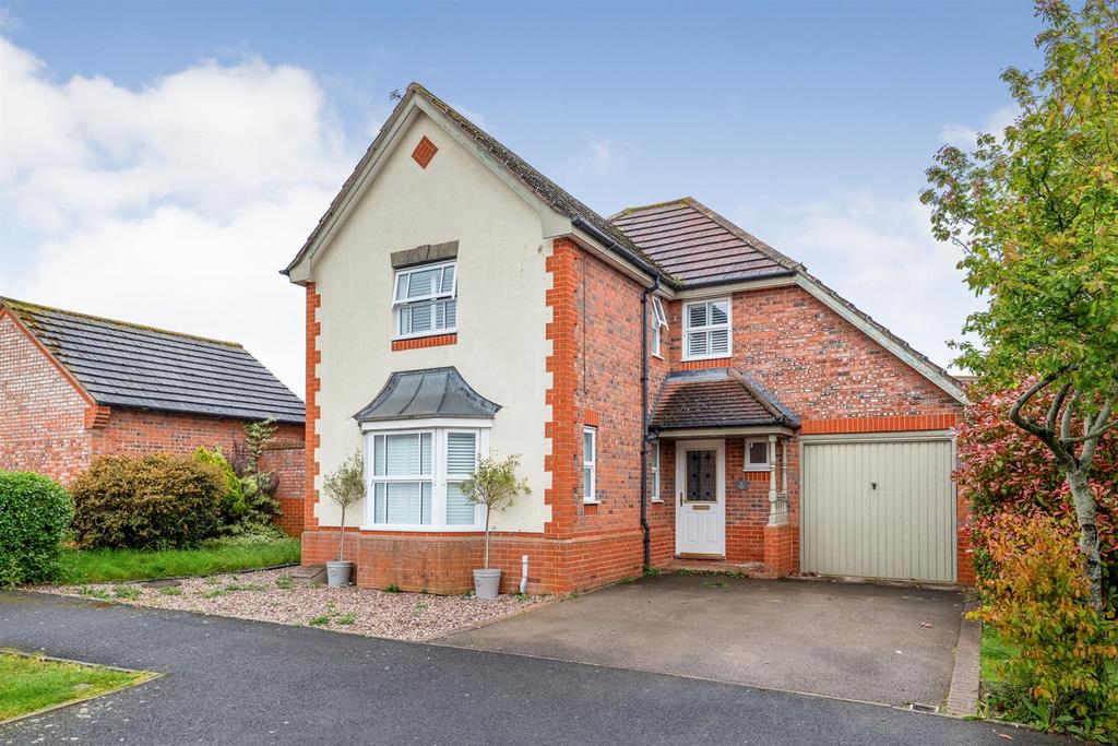 Hawthorn Way, ShipstonOnStour 4 bed detached house £475,000