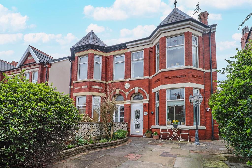 Walnut Street, Southport PR8 3 bed semidetached house for sale £270,000