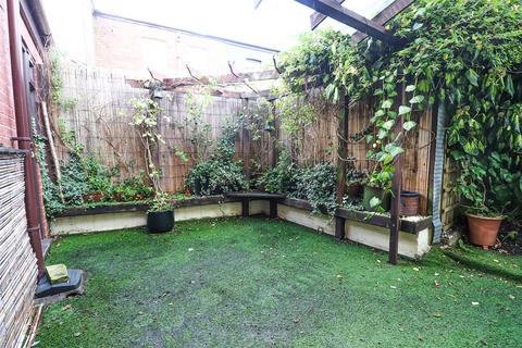 96 Compton Road, Southport, PR8 4EG