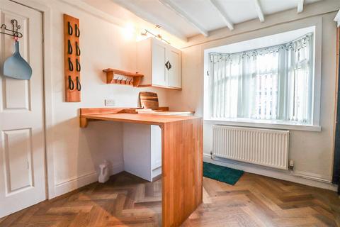96 Compton Road, Southport, PR8 4EG
