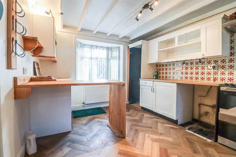 96 Compton Road, Southport, PR8 4EG