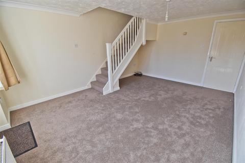 2 bedroom terraced house to rent, Willow Close, North Walsham