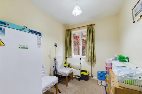 154 Tuffley Avenue, Gloucester, GL1 5NS