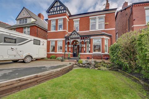 4 bedroom detached house for sale, Cumberland Road, Southport PR8