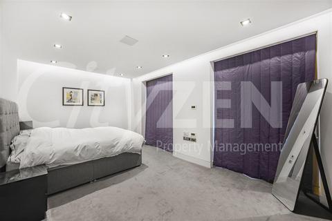 1 bedroom flat for sale, Godwin House, Still Walk, One Tower Bridge, London SE1