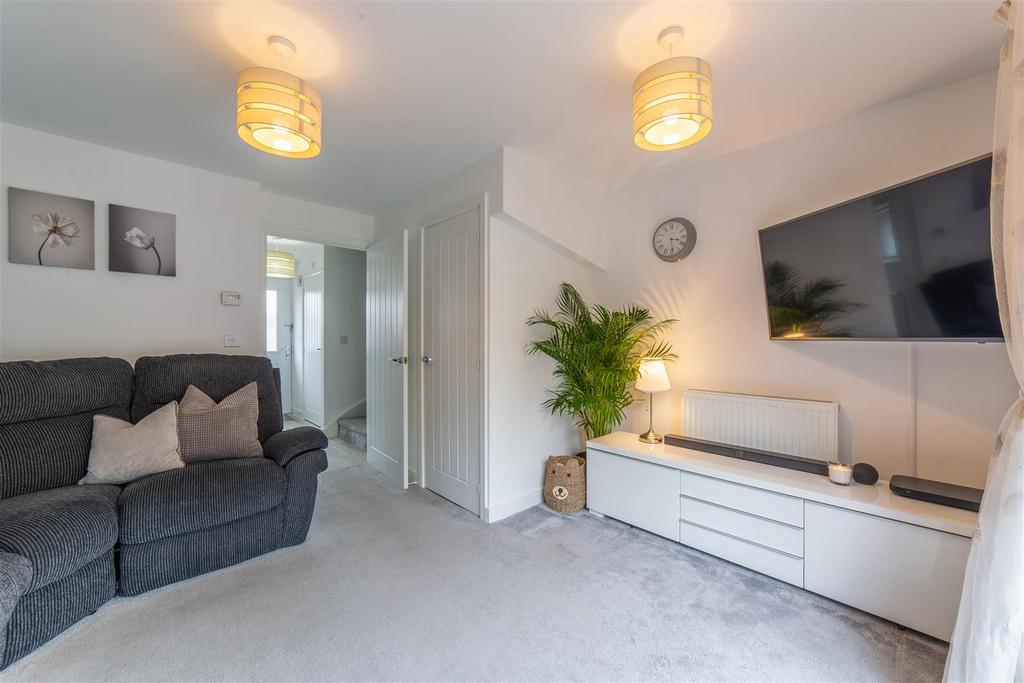 Cwrt Celyn, Cwmbran NP44 2 bed semidetached house for sale £210,000