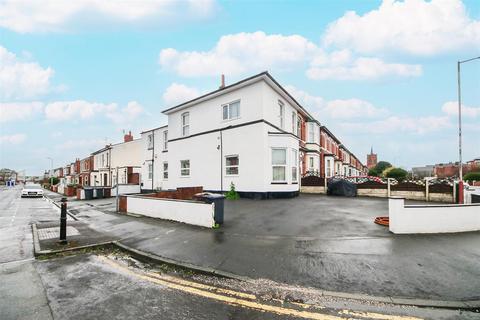 2 bedroom apartment for sale, Sussex Road, Southport PR9