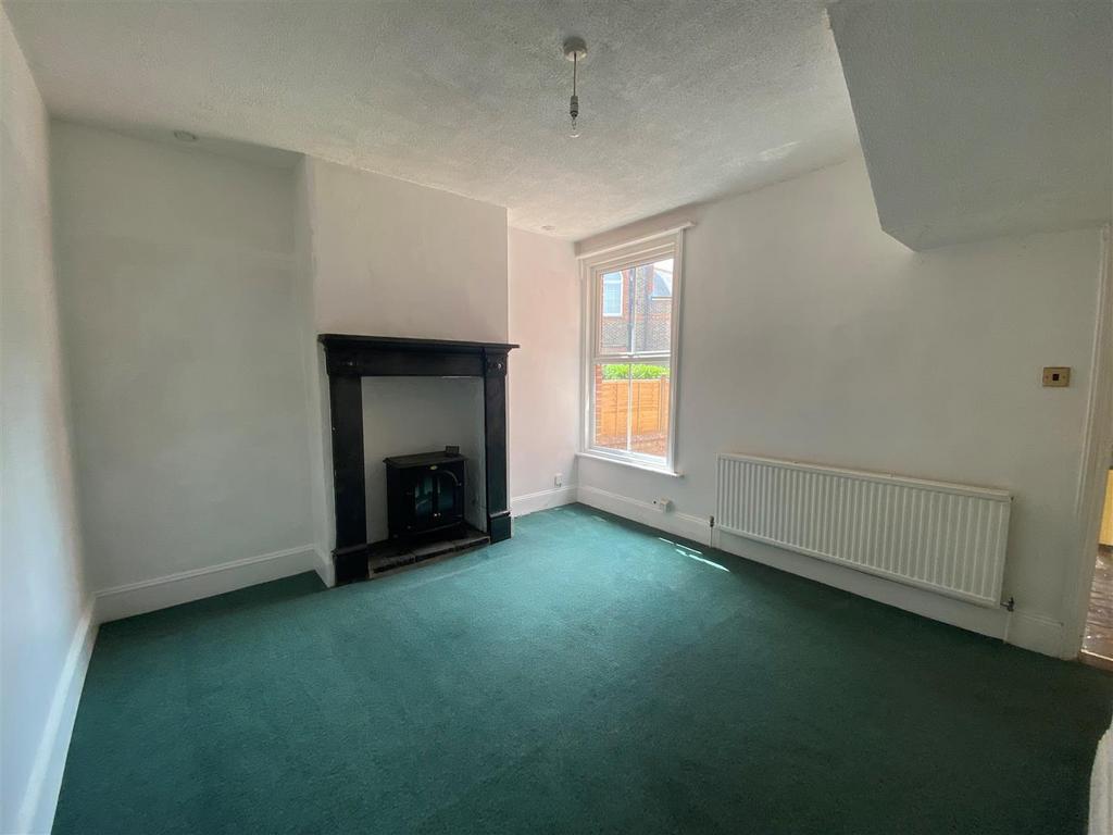 Western Road, Hailsham 4 bed house £1,400 pcm (£323 pw)