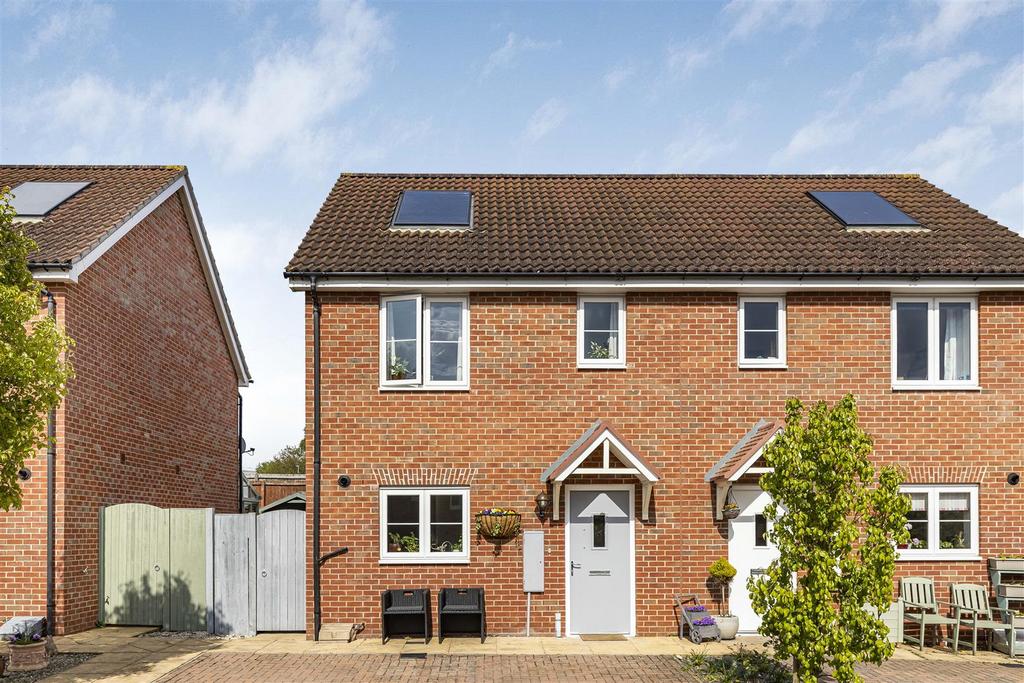 Strachey Close, Saffron Walden CB10 2 bed semidetached house for sale