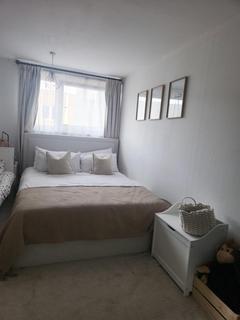 3 bedroom house to rent, Govier Close, London E15