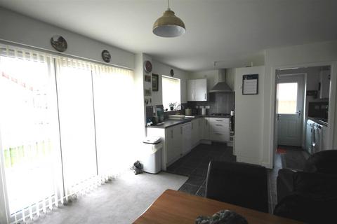 4 bedroom detached house to rent, Sterling Way, Shildon